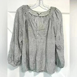 SOFT JOIE Yone Challis Rayon Peasant White/Black Tile Print Blouse Size Small